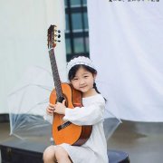 被這個6歲南京小蘿莉的波薩諾瓦彈唱萌壞了...又